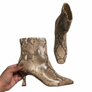 Sam Edelman Lizzo Snake print Boots Size 6 NWOB